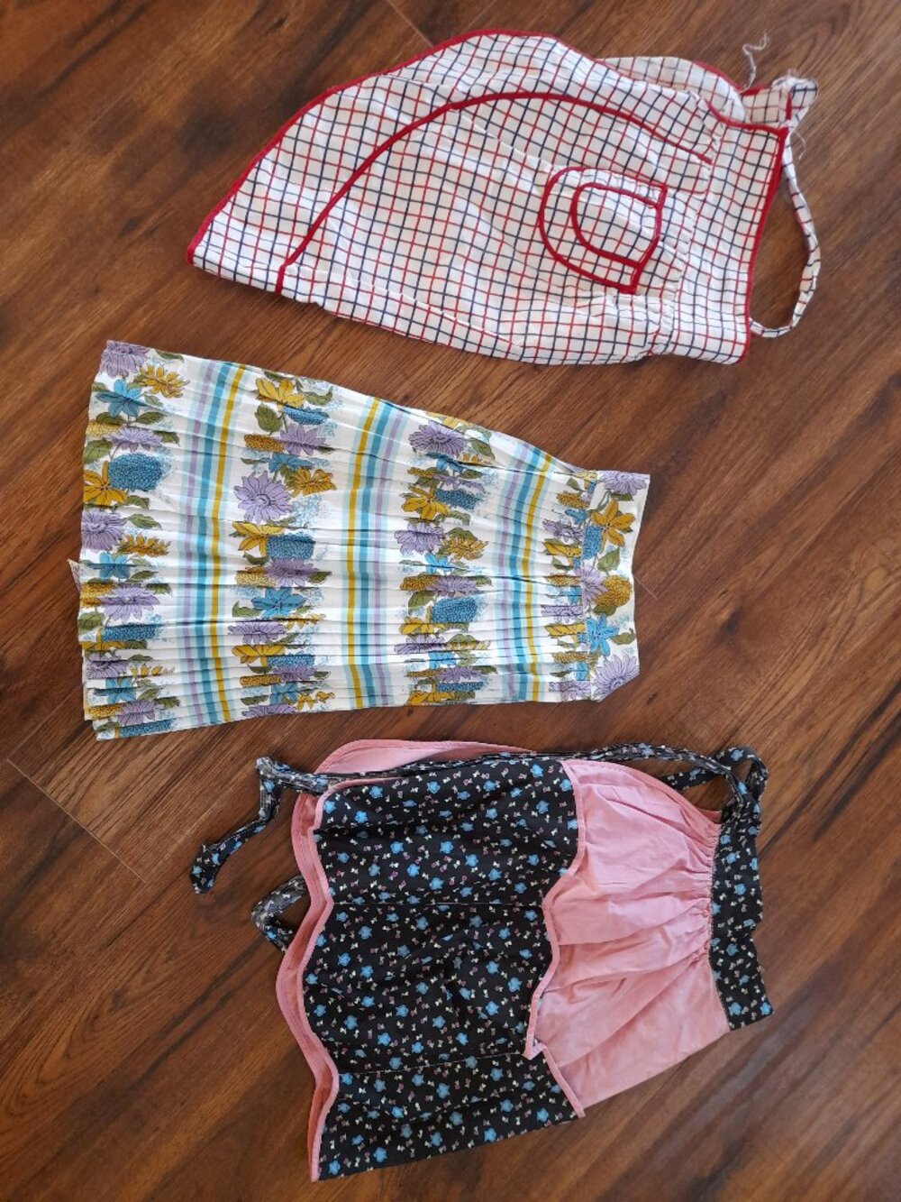 Vintage Aprons Lot of 3 Retro Kitchen MCM 1950s 1960s Handmade
